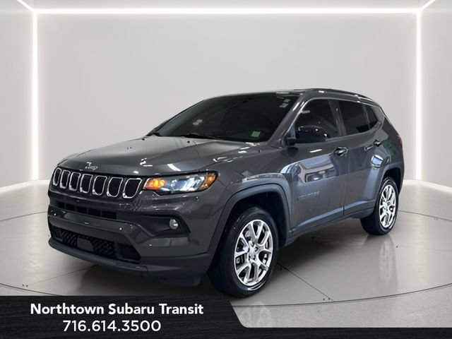 Used 2023 Jeep Compass Latitude AWD/4WD image 1