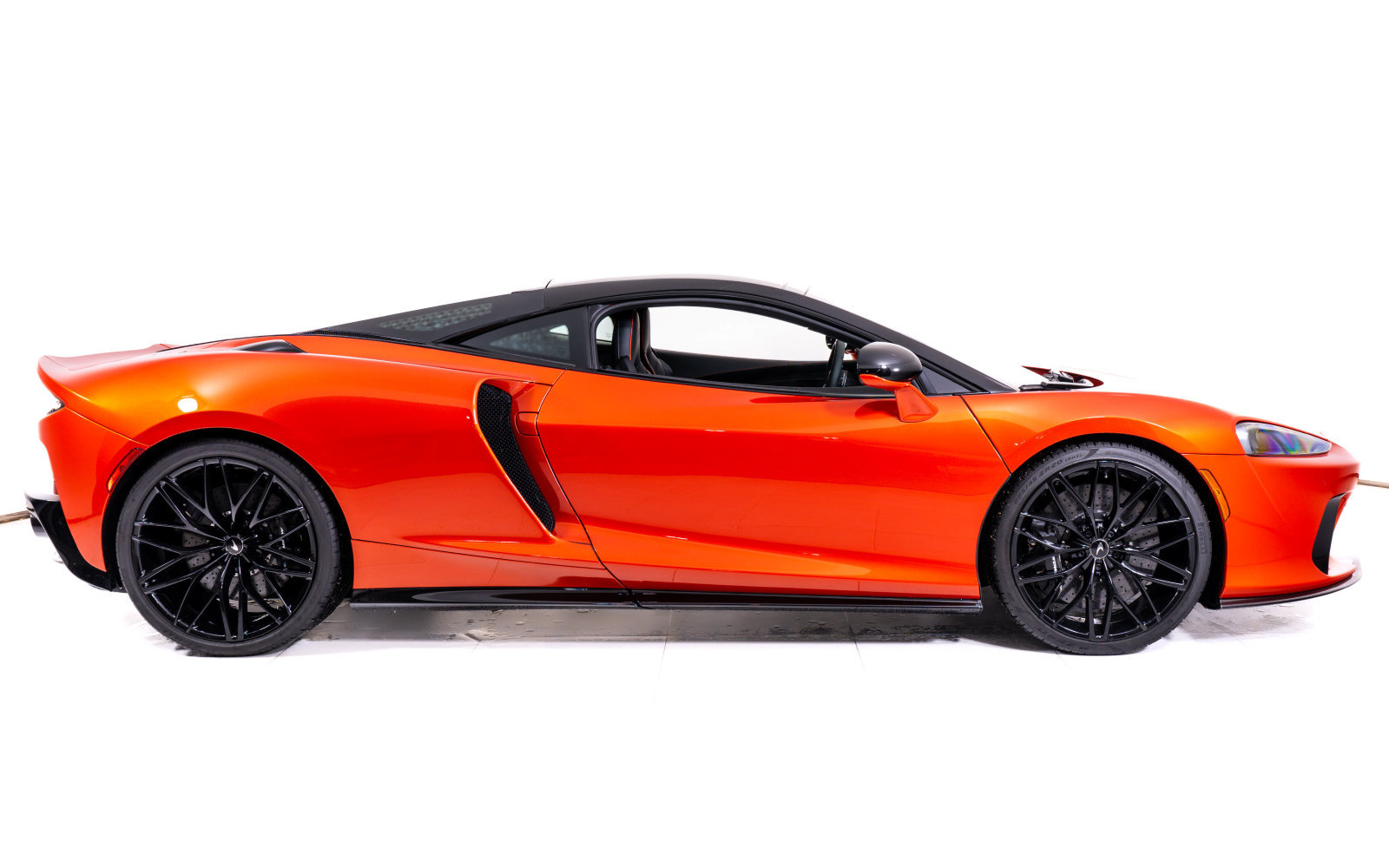 New 2026 McLaren GTS RWD image 6