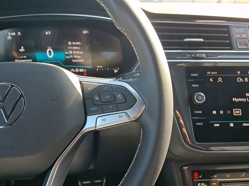 Certified 2023 Volkswagen Tiguan SE R-Line image 22