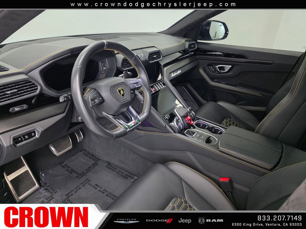Used 2022 Lamborghini Urus AWD/4WD image 39