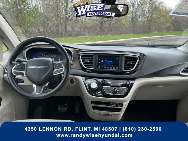 Used 2021 Chrysler Voyager Lxi FWD image 12