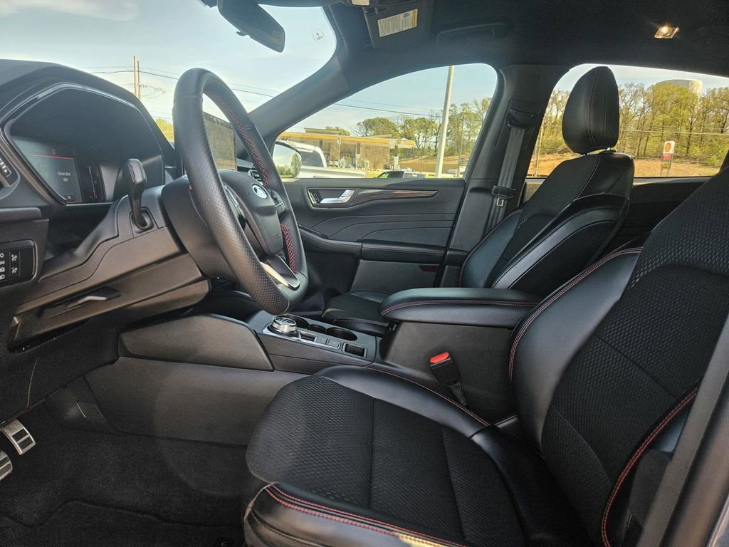 Used 2024 Ford Escape ST-Line w/ Tech Pack #1 image 10