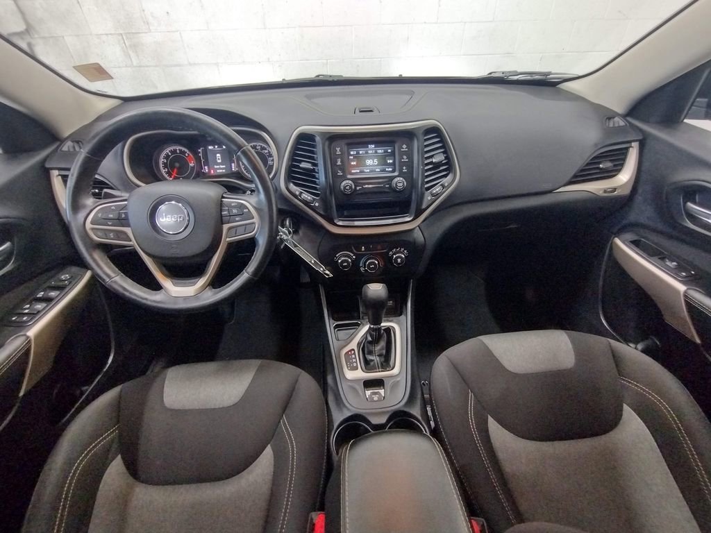 Used 2017 Jeep Cherokee Sport FWD image 28