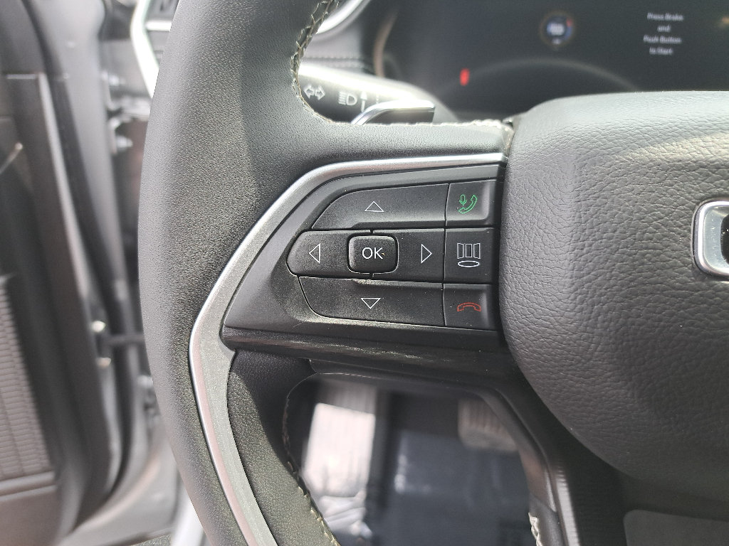 Certified 2025 Jeep Grand Cherokee Altitude AWD/4WD image 18