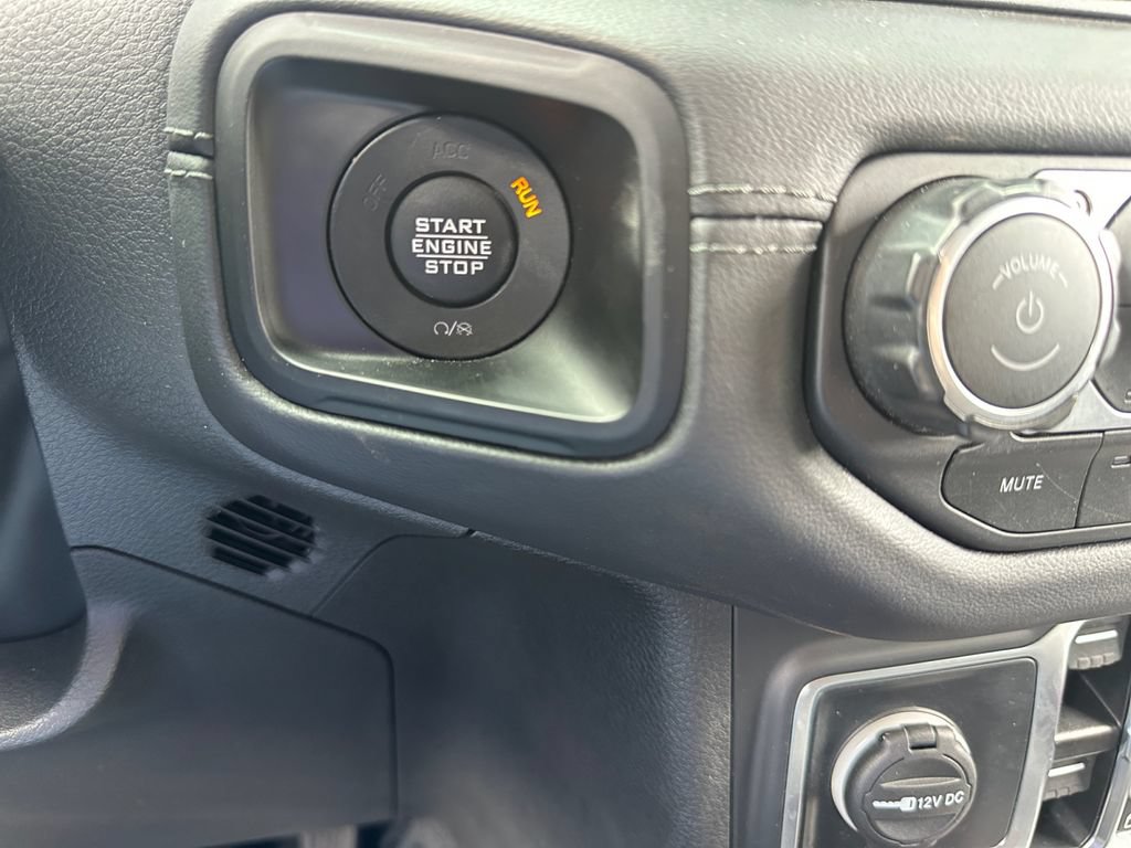 Used 2025 Jeep Wrangler Unlimited Rubicon AWD/4WD image 21