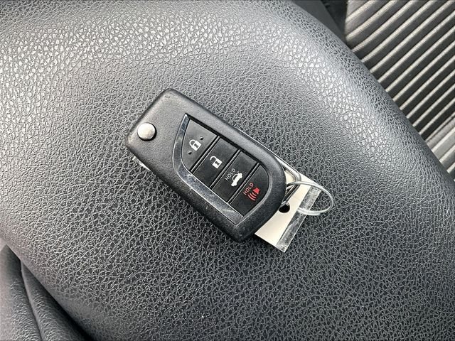 Used 2023 Toyota Camry SE FWD image 11