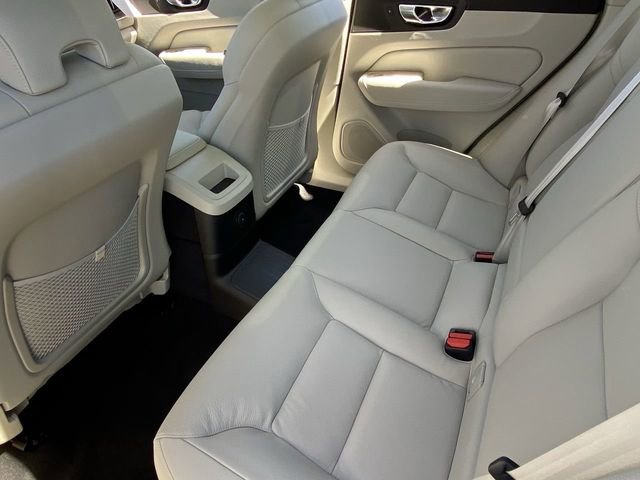 Certified 2025 Volvo XC60 T8 Plus AWD/4WD image 17