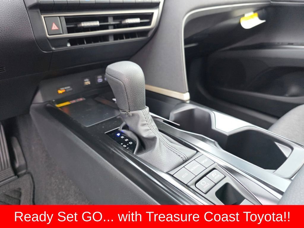 Used 2026 Toyota Camry LE FWD image 29