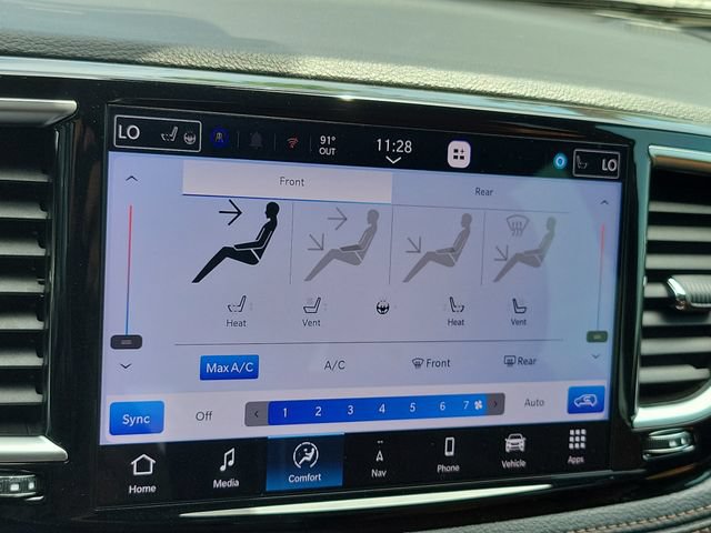 New 2026 Chrysler Pacifica Pinnacle w/ Trailer Tow Group AWD/4WD image 22