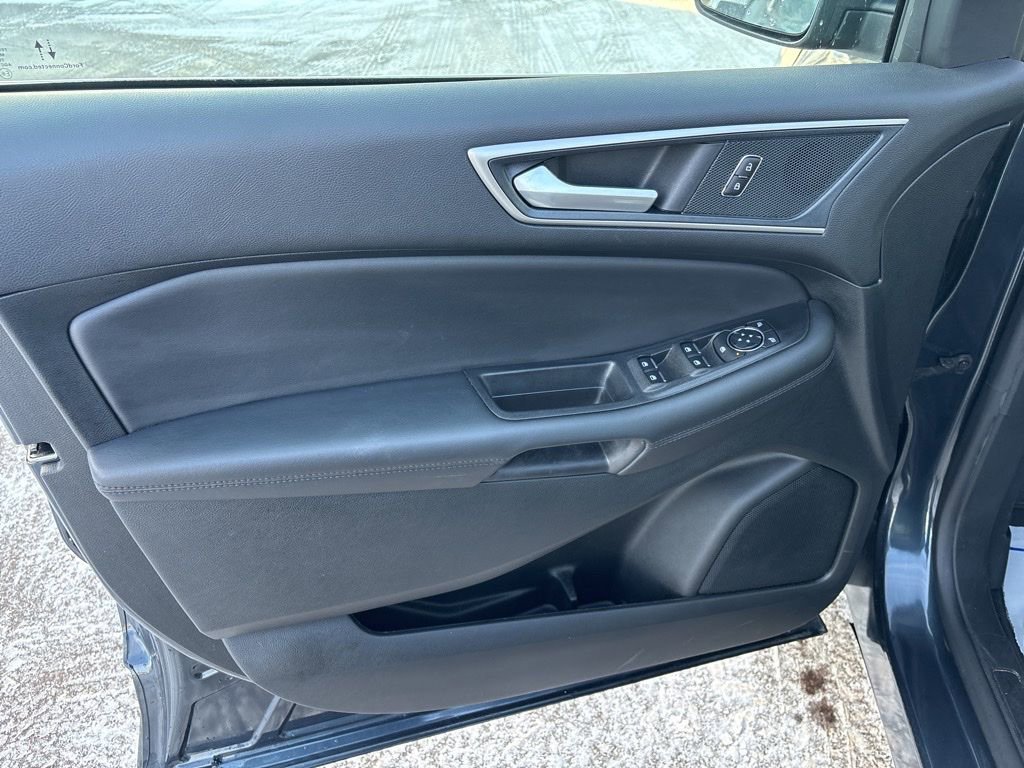 Used 2024 Ford Edge SEL w/ Convenience Package image 16