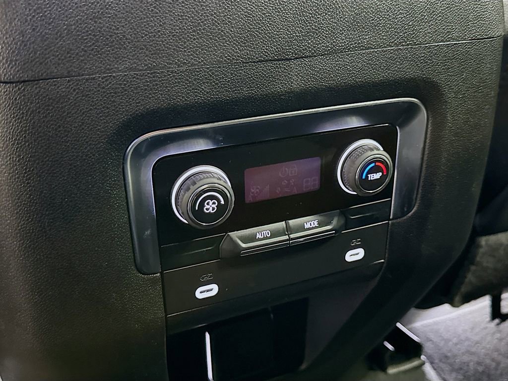 Used 2024 Chevrolet Suburban LT AWD/4WD image 26