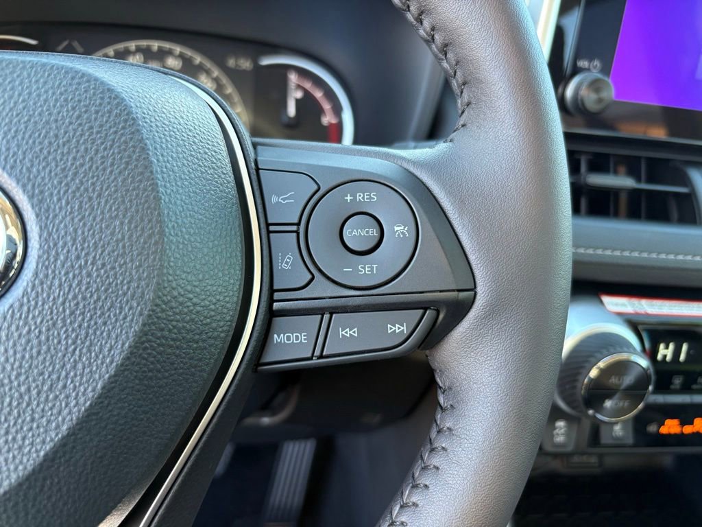 Used 2025 Toyota RAV4 XLE w/ Convenience Package image 22