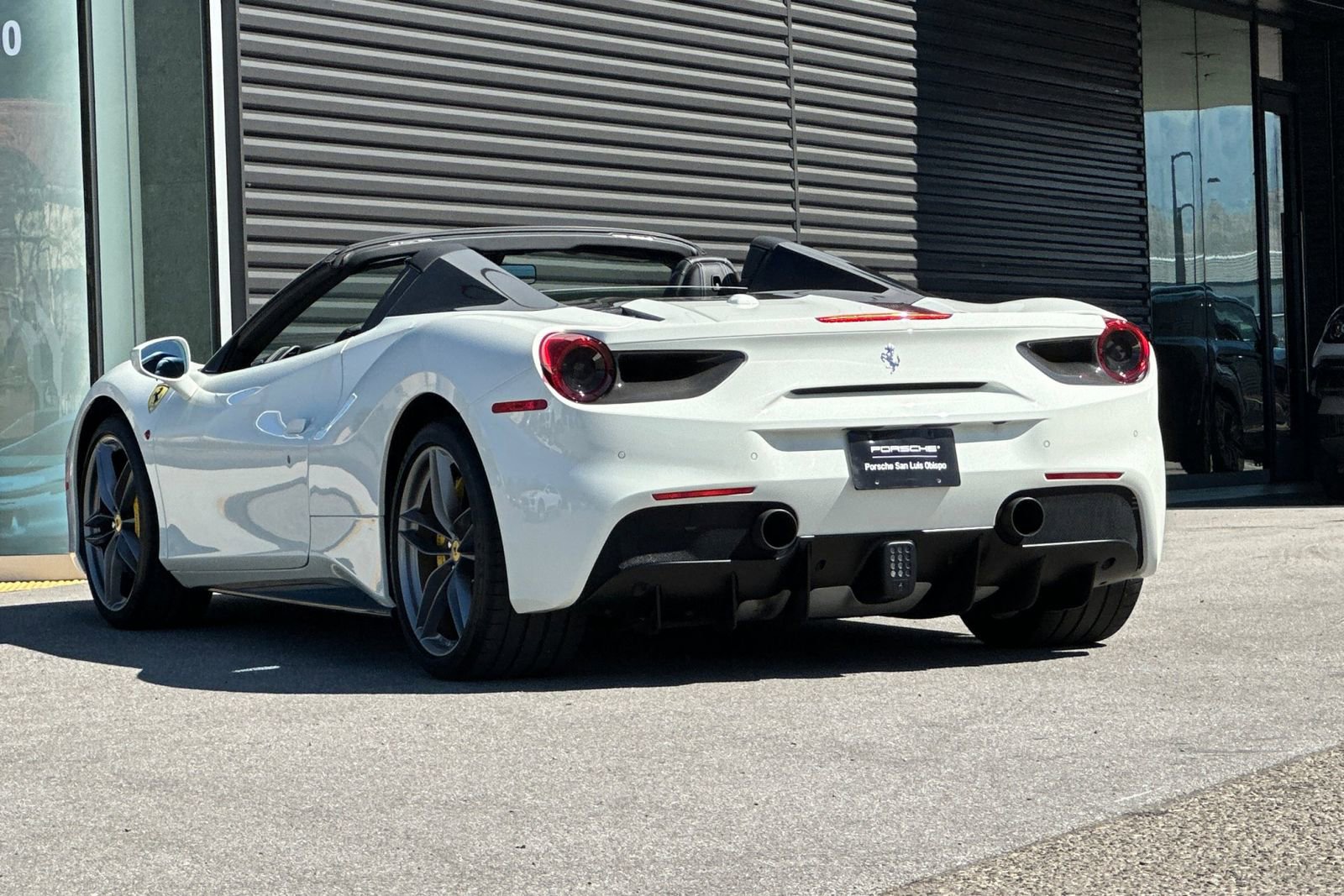 Used 2019 Ferrari 488 Spider RWD image 3