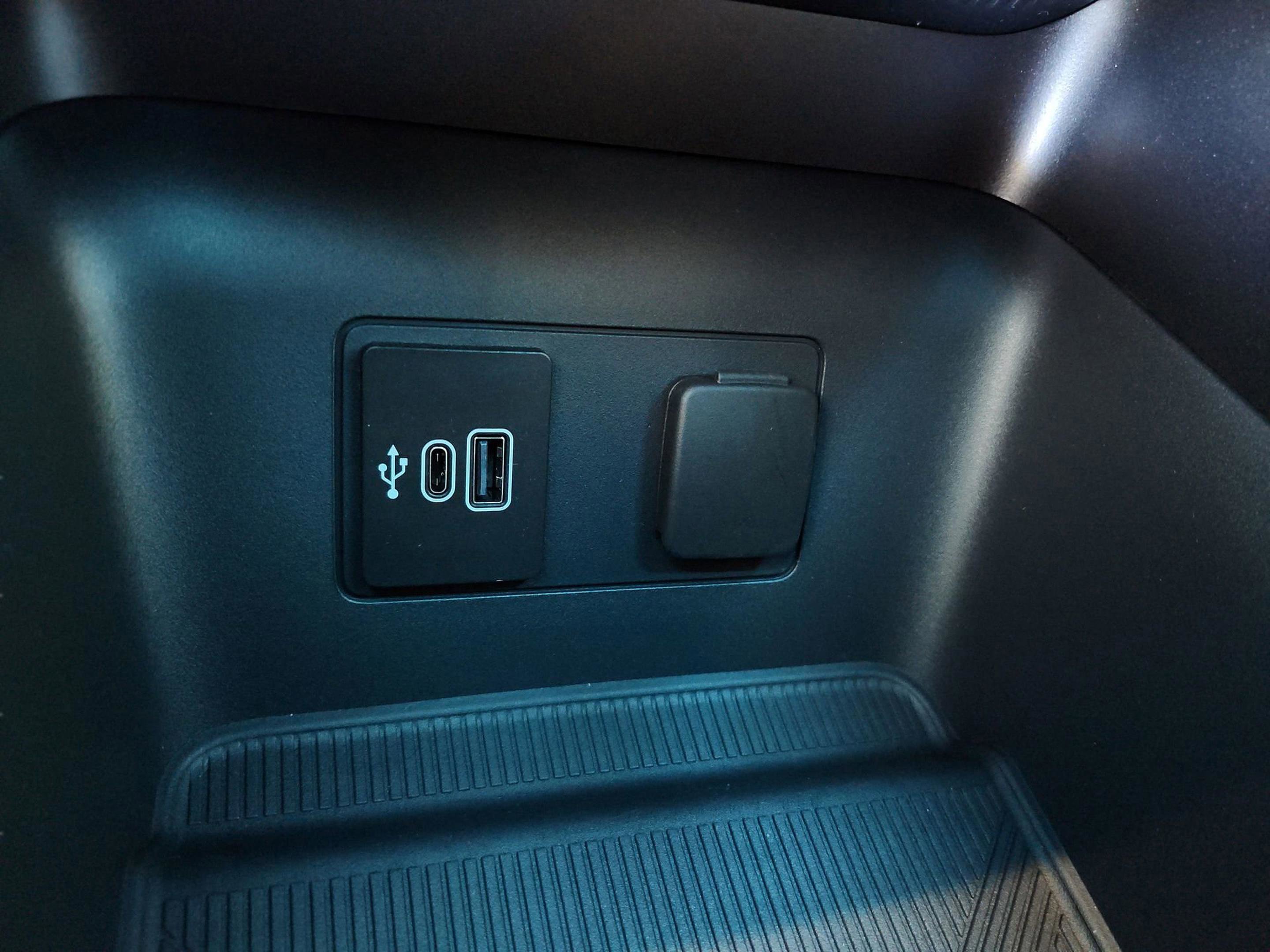 New 2026 Ford Explorer ST w/ Sun And Sound Package image 30