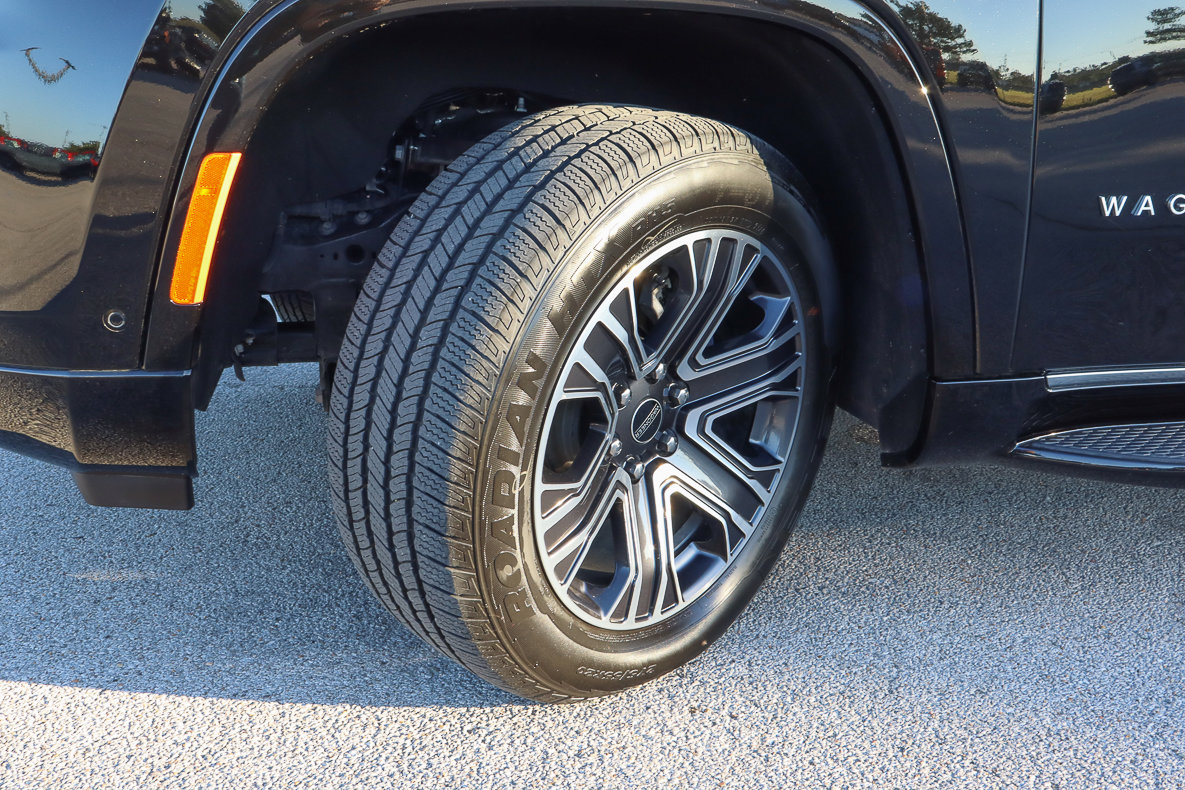 New 2025 Jeep Wagoneer w/ Premium Group I image 14