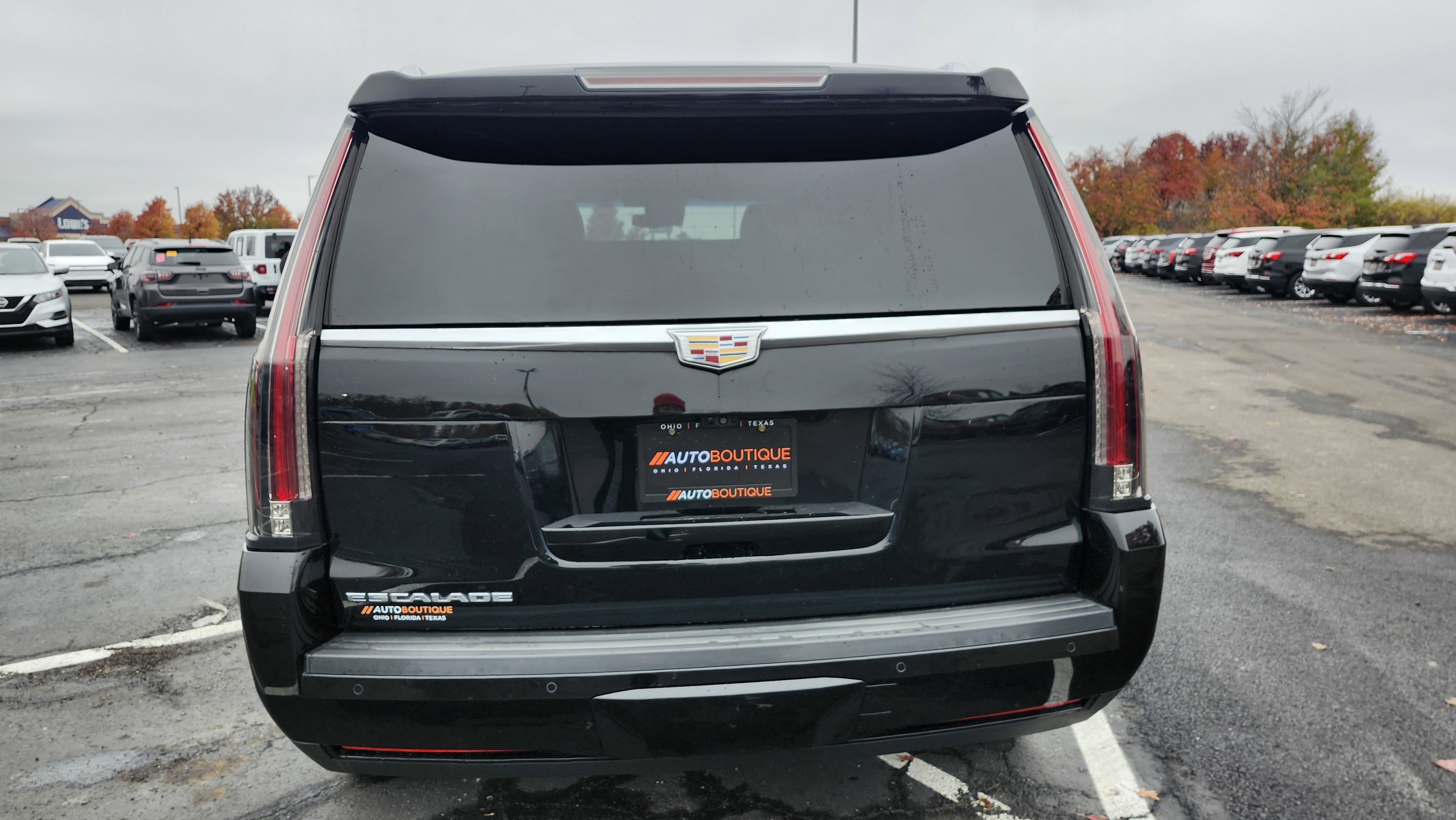 Used 2018 Cadillac Escalade Luxury image 11