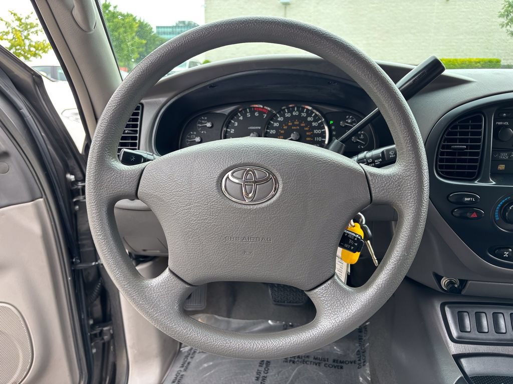 Used 2006 Toyota Sequoia SR5 AWD/4WD image 25