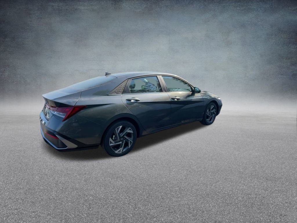 New 2025 Hyundai Elantra Limited image 22