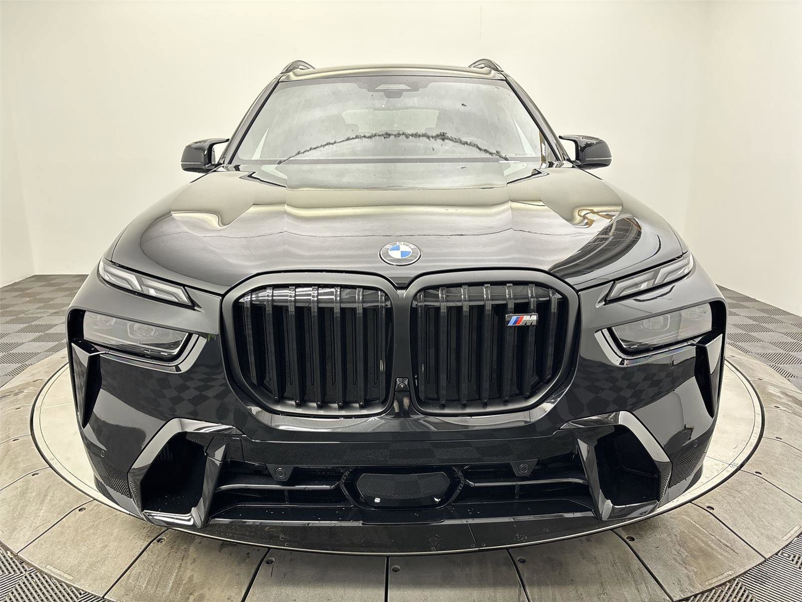 New 2026 BMW X7 M60i image 14