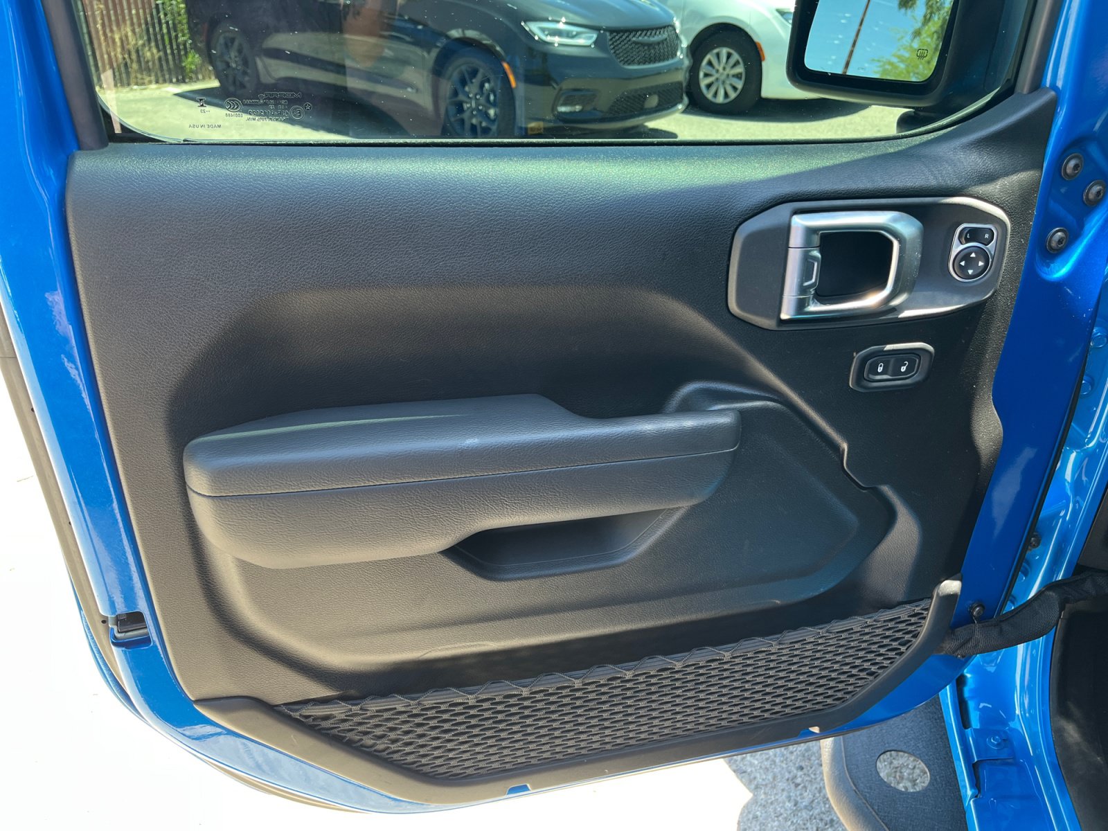 Used 2023 Jeep Wrangler Sport AWD/4WD image 12