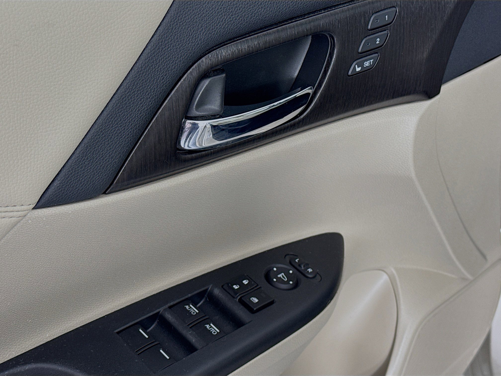 Used 2014 Honda Accord EX-L image 17