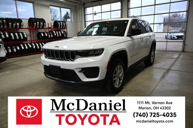 Used 2023 Jeep Grand Cherokee Laredo w/ Luxury Tech Group I AWD/4WD image 1