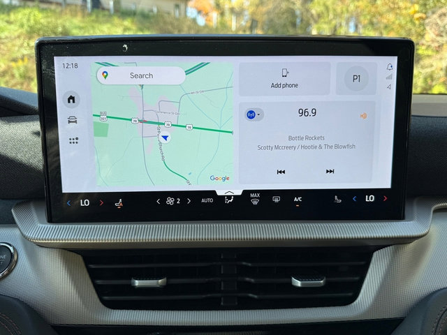 Used 2025 Ford Explorer Active image 25