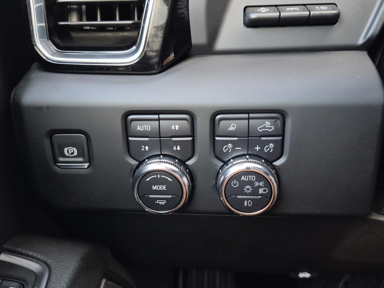 Certified 2024 GMC Sierra 2500 Denali w/ Denali Reserve Package AWD/4WD image 19