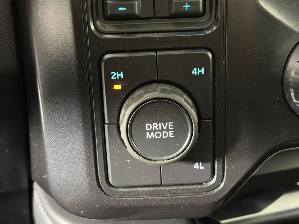 Certified 2025 Ford F450 Platinum w/ FX4 Off-Road Package image 23