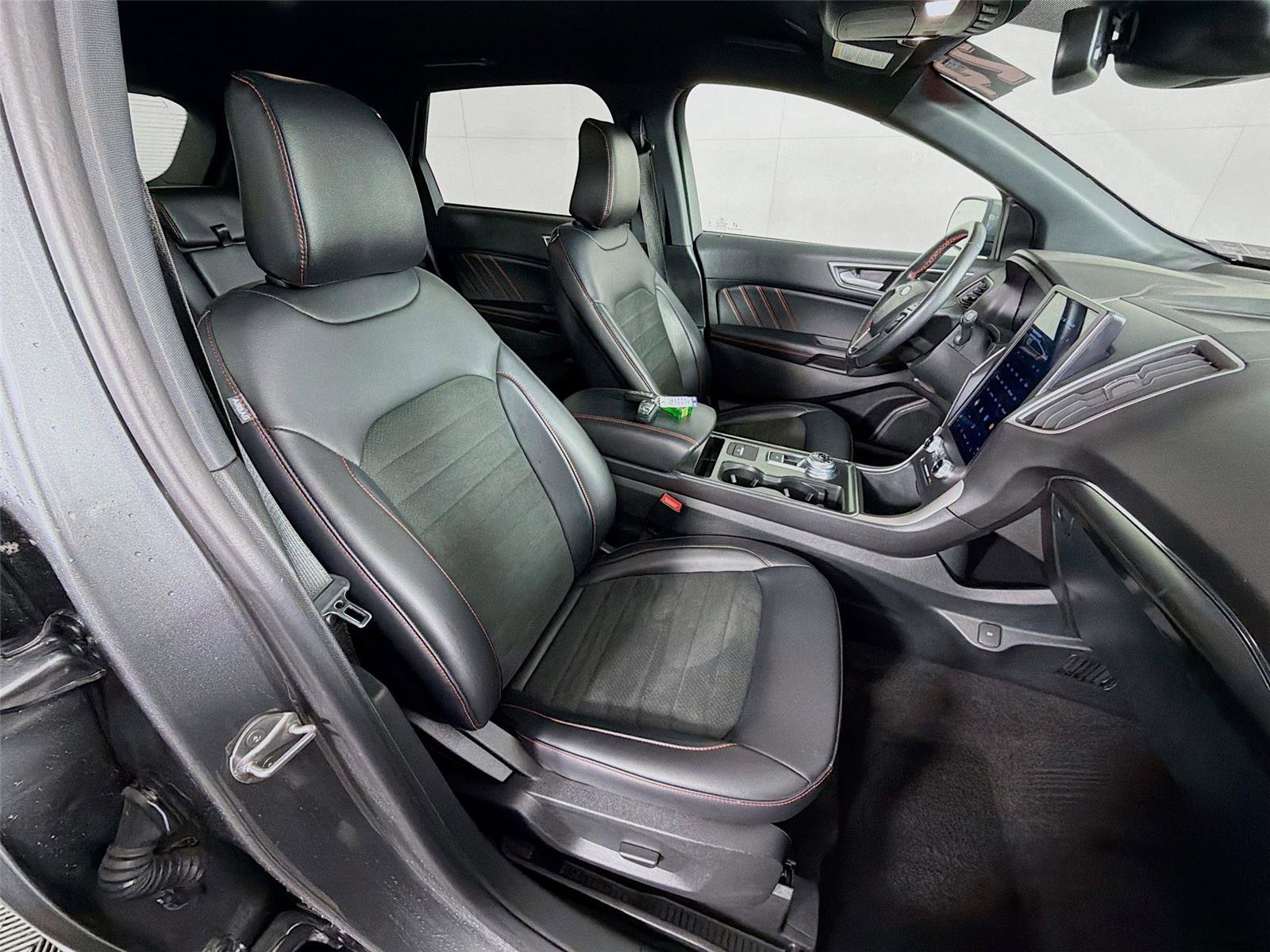 Used 2024 Ford Edge ST-Line image 27