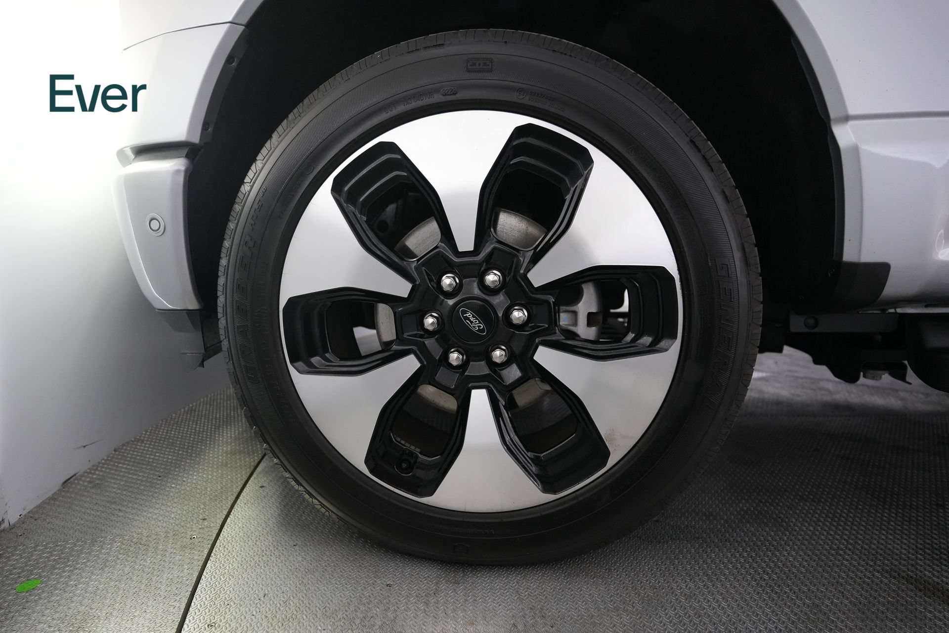 Used 2023 Ford F150 Lightning Platinum AWD/4WD image 13