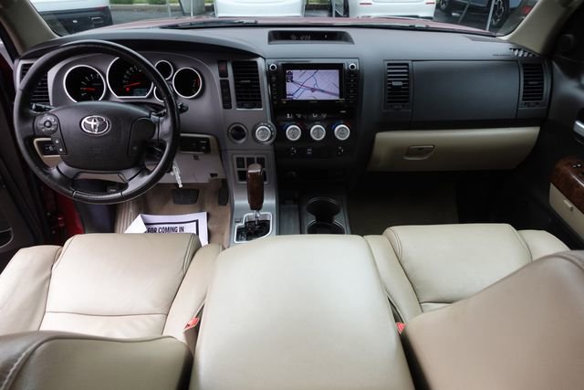 Used 2010 Toyota Tundra Limited image 30