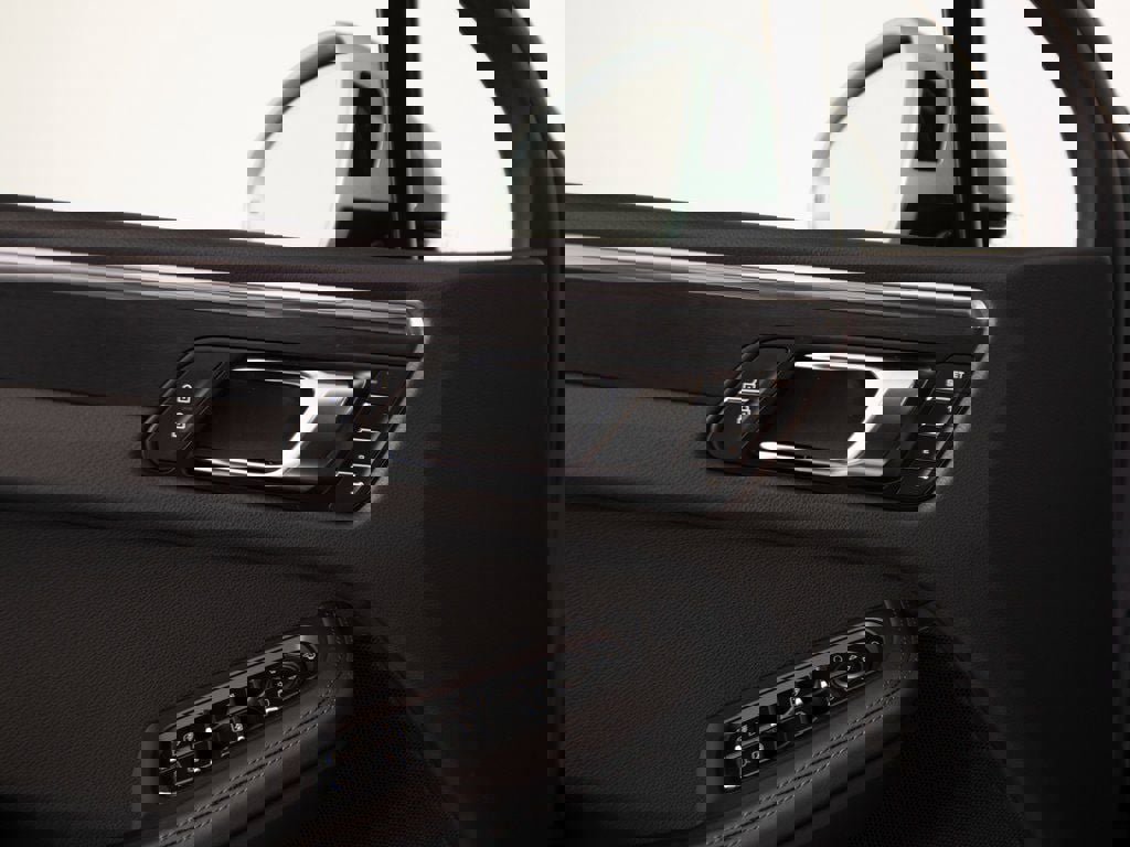 New 2026 Porsche Macan GTS image 13