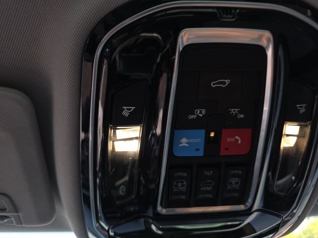 Used 2021 Jeep Grand Cherokee L Overland w/ Luxury Tech Group IV AWD/4WD image 20