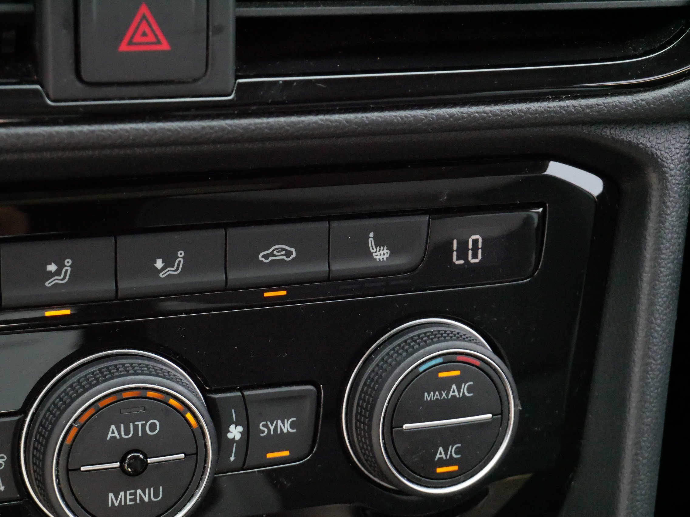 Certified 2023 Volkswagen Taos SEL AWD/4WD image 30