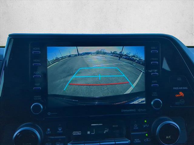 Used 2020 Toyota Highlander LE image 13