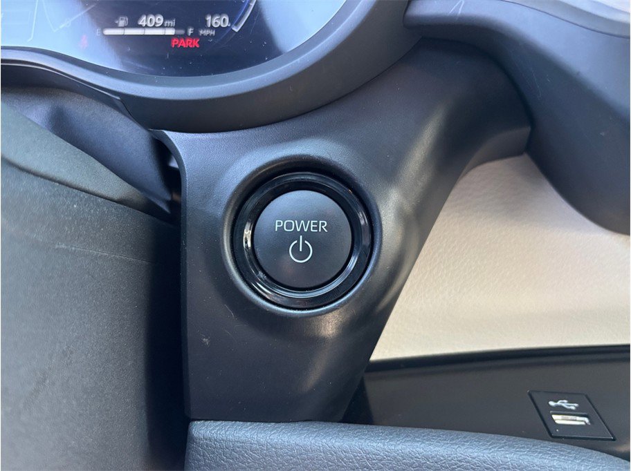 Used 2025 Toyota Sienna Platinum AWD/4WD image 32