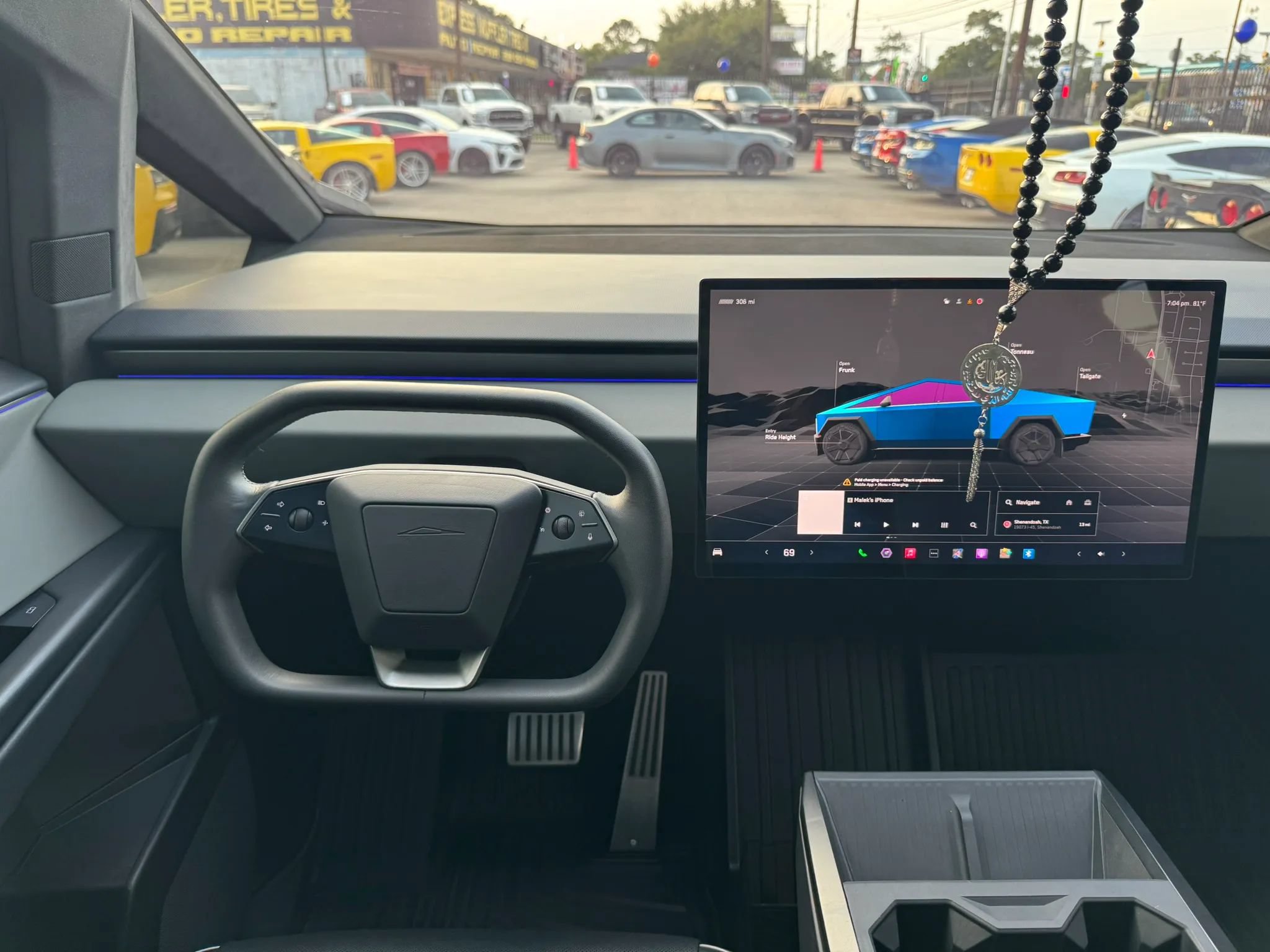 Used 2024 Tesla Cybertruck AWD Crew Cab image 32