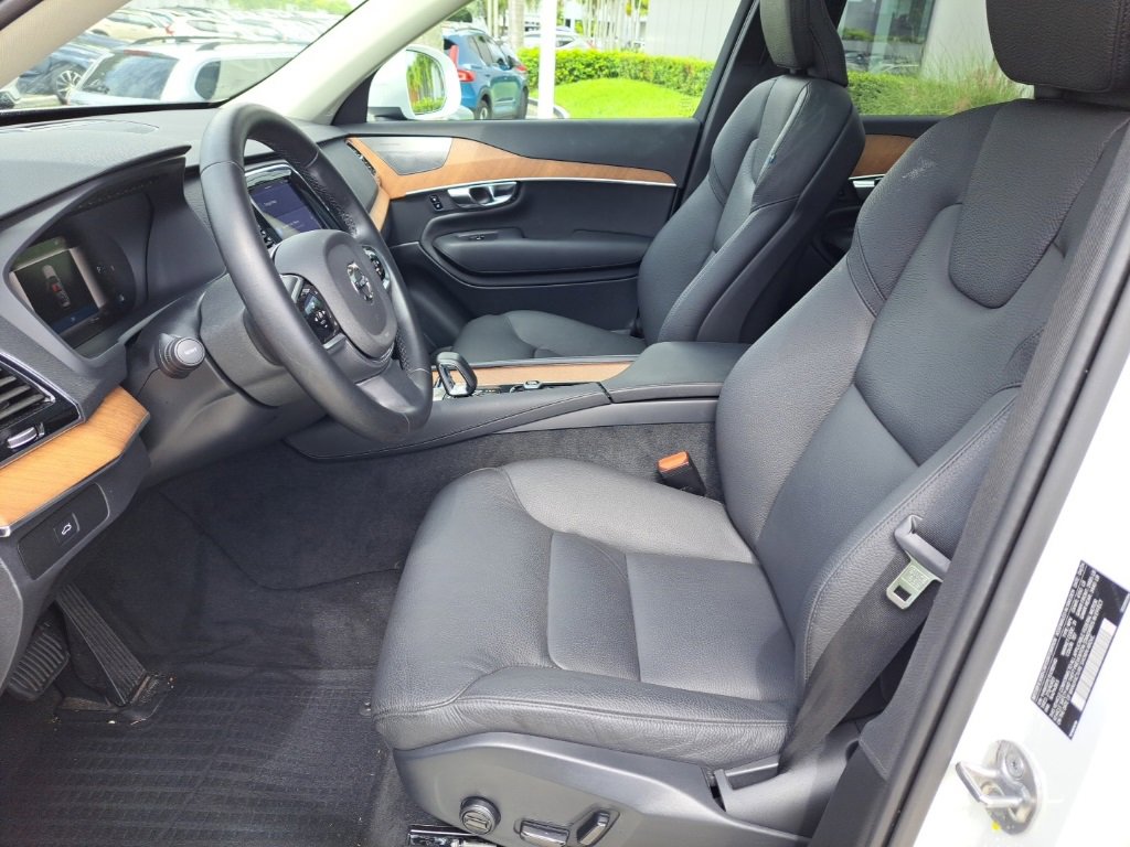 Used 2025 Volvo XC90 B5 Plus w/ Protection Package Premier image 14