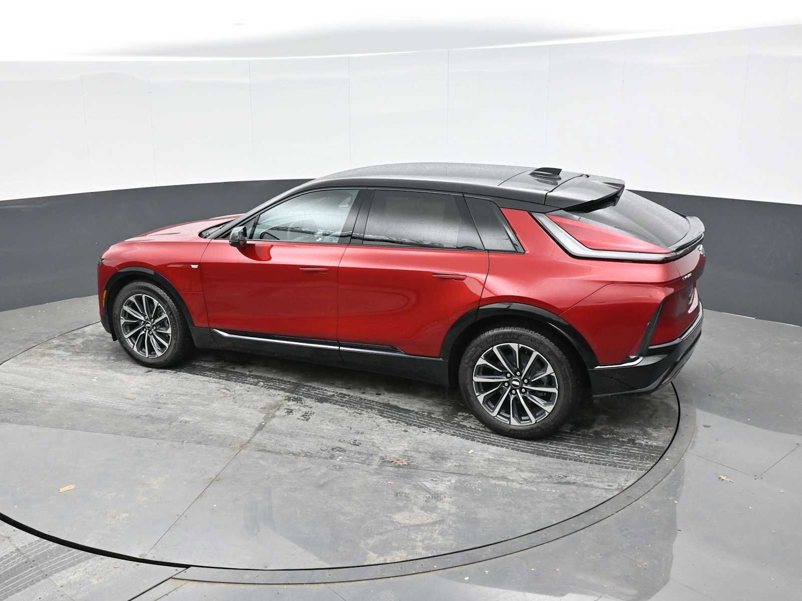 New 2025 Cadillac Lyriq Sport image 28