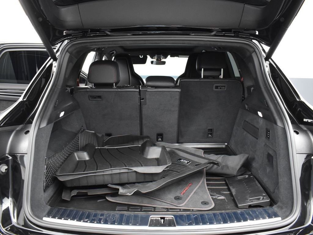 Used 2023 Porsche Cayenne GTS image 27