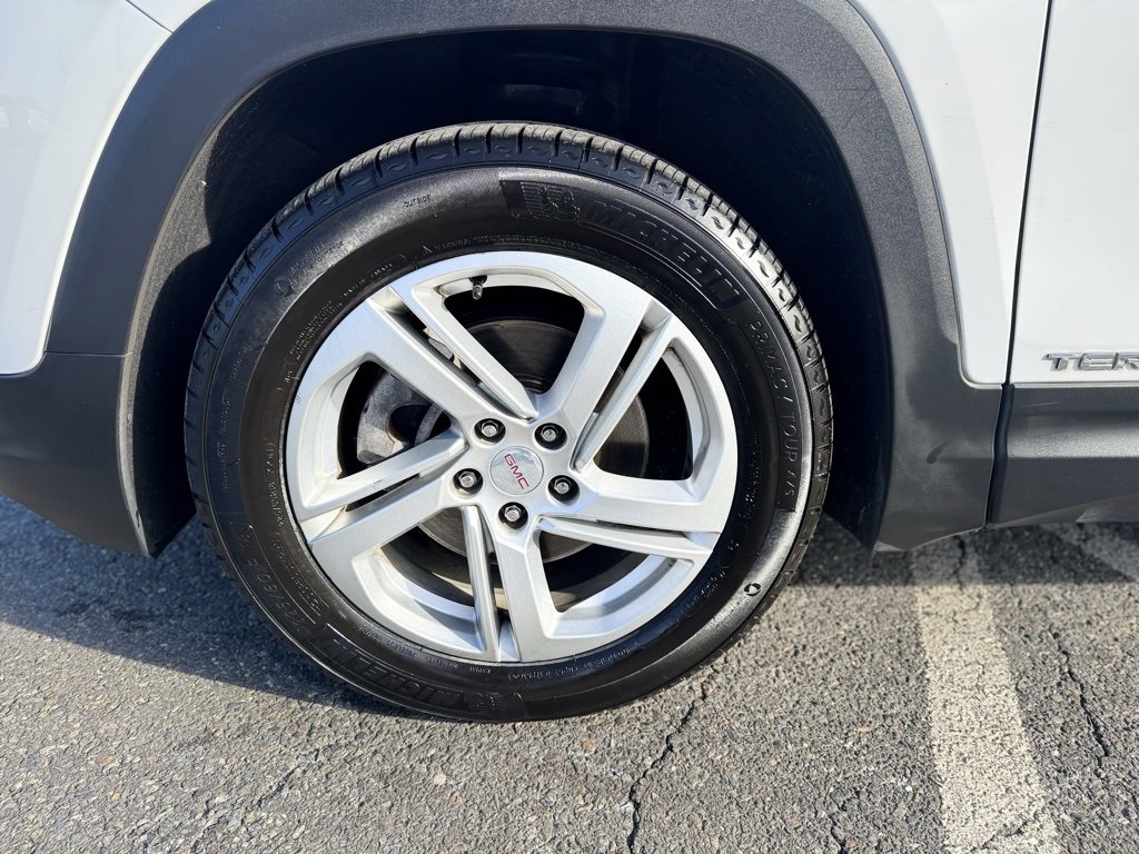 Used 2019 GMC Terrain SLE w/ Driver Convenience Package image 3