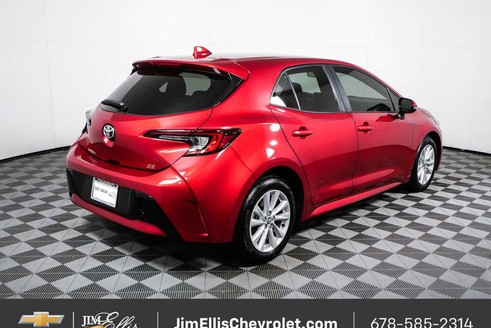 Used 2024 Toyota Corolla SE FWD image 3