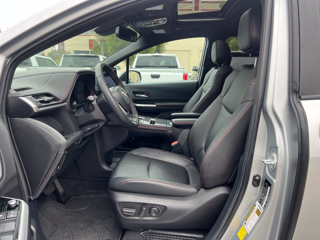 Certified 2025 Toyota Sienna XSE AWD/4WD image 13