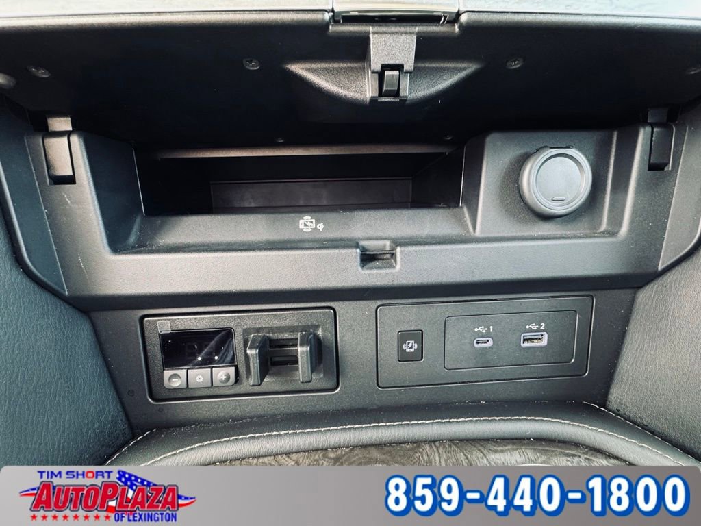 Used 2024 Nissan Armada Platinum w/ Captain's Chairs Package image 34