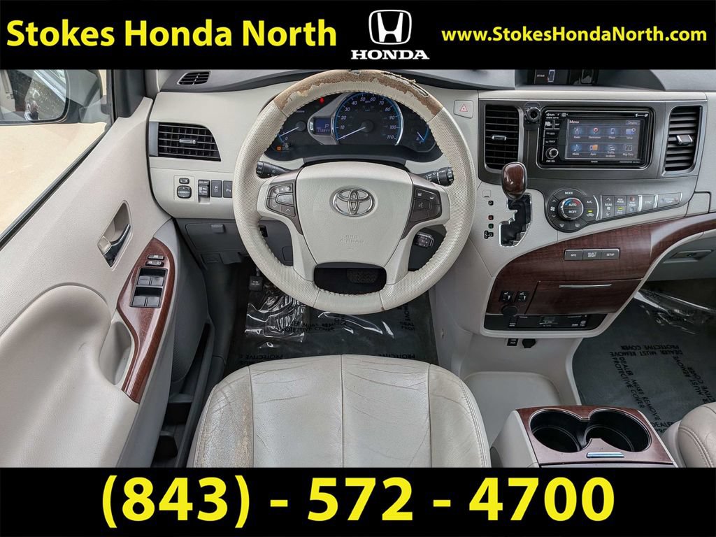 Used 2013 Toyota Sienna XLE w/ Entertainment Pkg AWD/4WD image 25