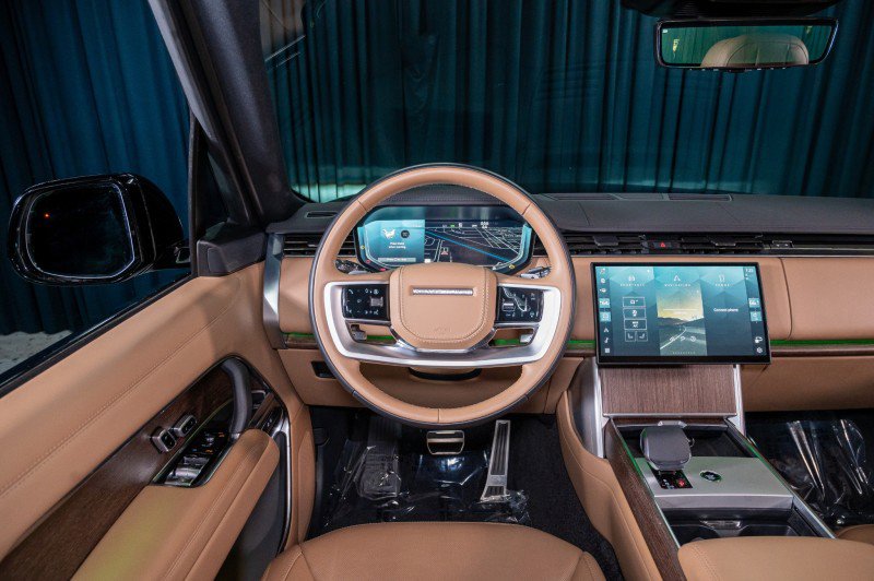 Used 2024 Land Rover Range Rover Long Wheelbase SE image 19