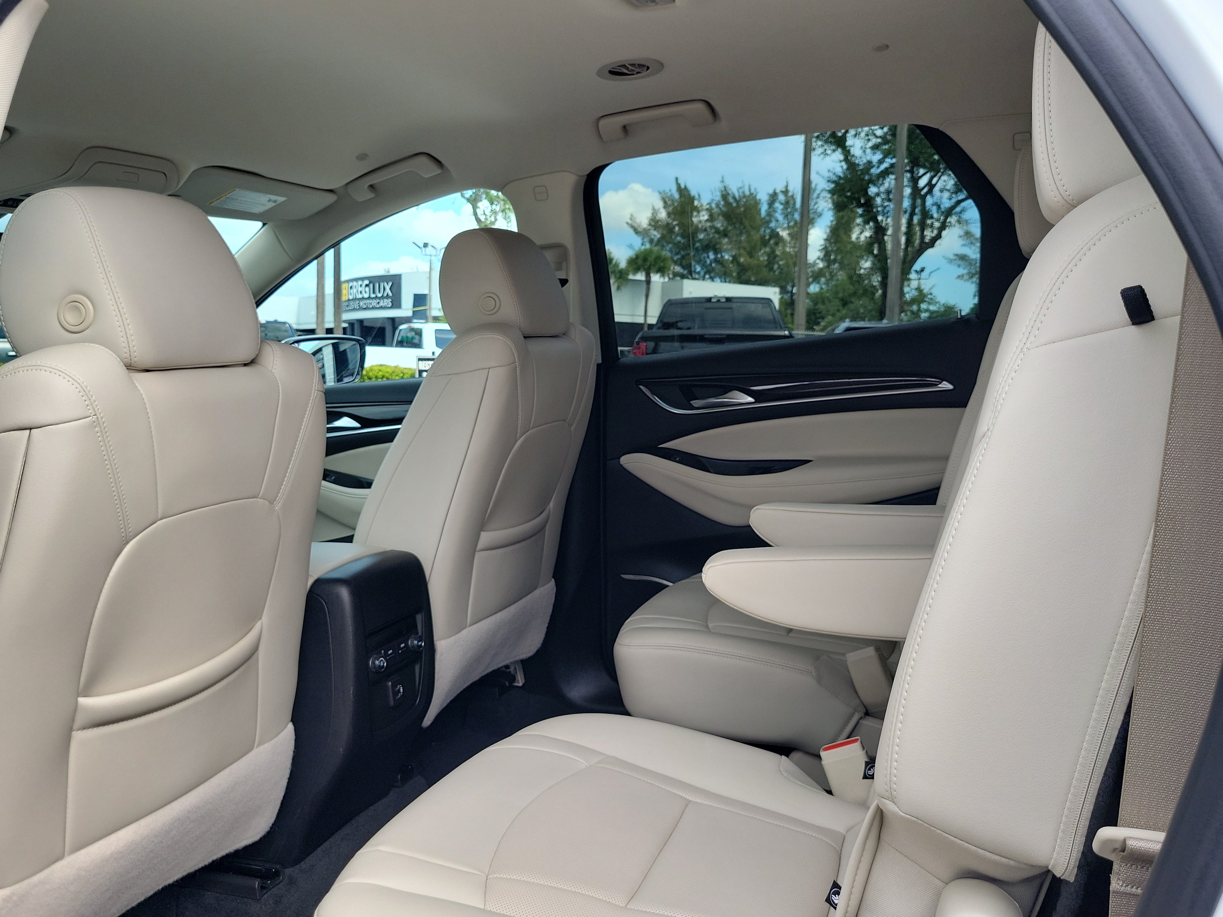 Used 2024 Buick Enclave Essence FWD image 13