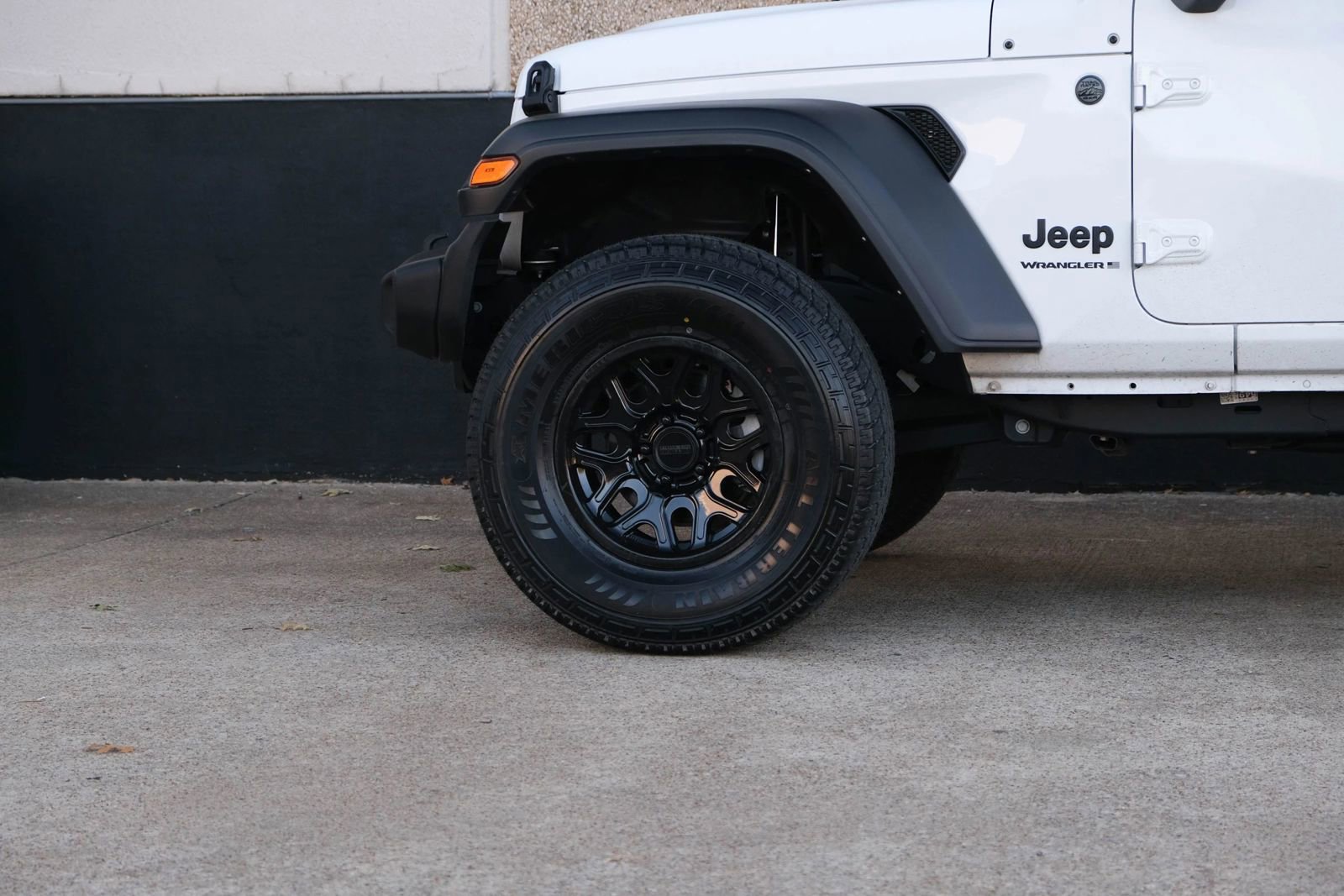 Used 2023 Jeep Wrangler Unlimited Sport image 12