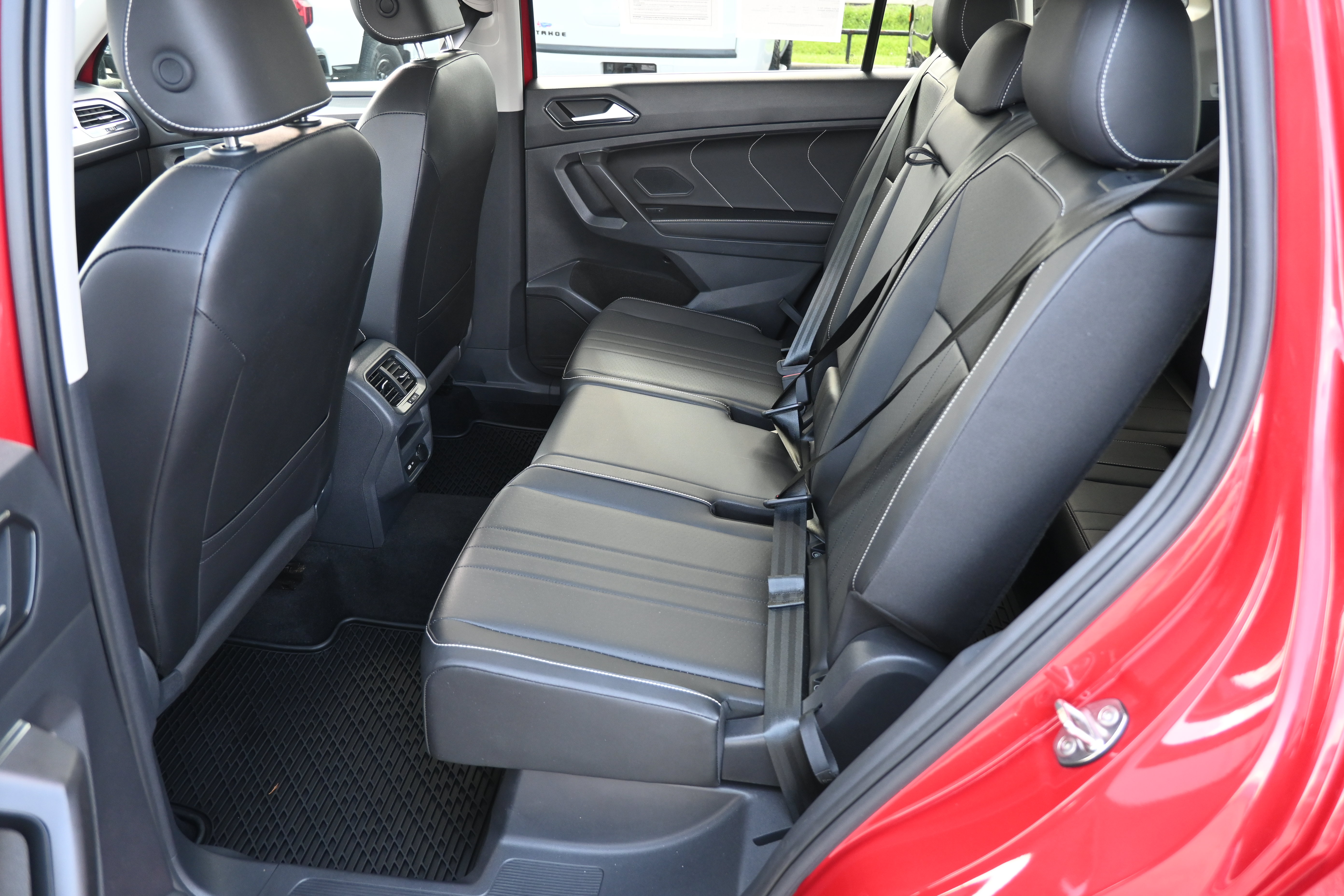 Used 2022 Volkswagen Tiguan SE FWD image 33